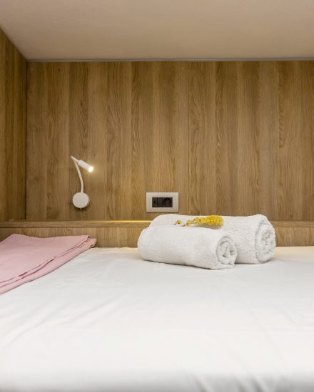 Upper Bed