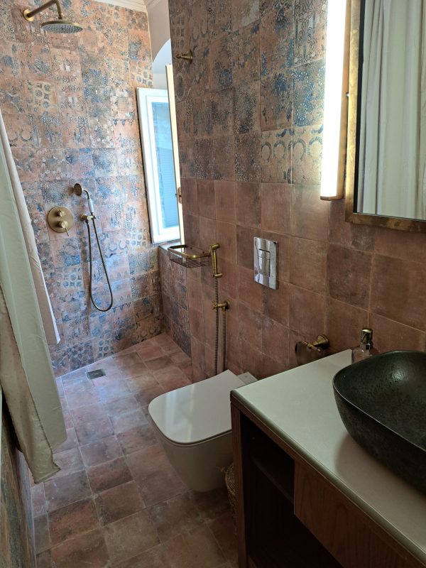 Skalinada Apartment bathroom