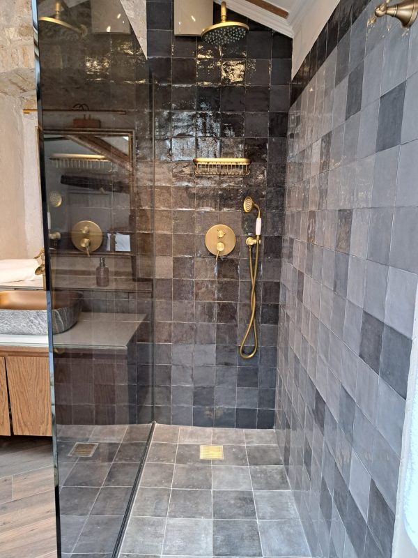 Skalinada Penthouse Private Shower